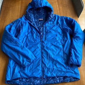 Patagonia men’s belay parka, size Large